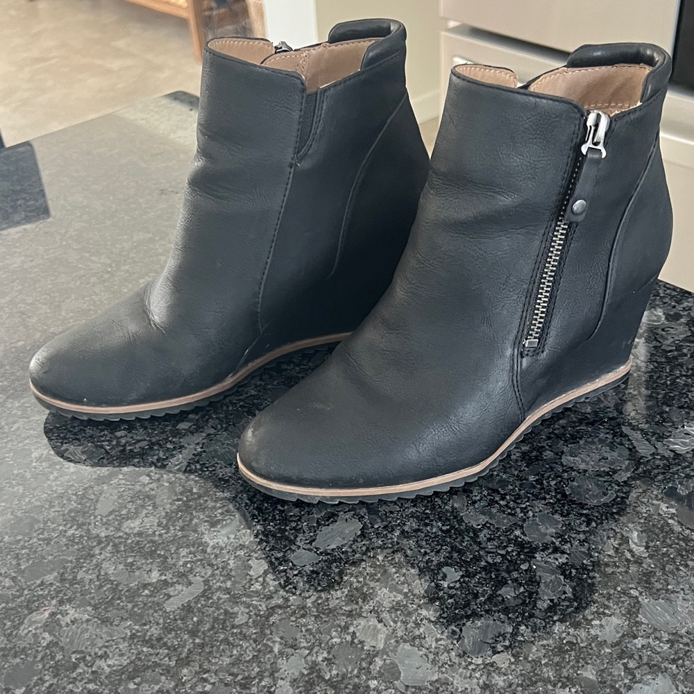 Naturalizer Soul Black Leather Wedge Boots